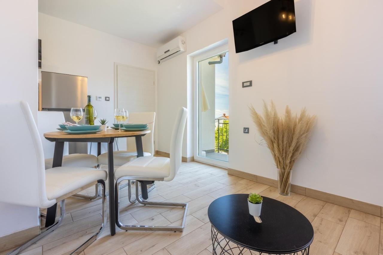 Summer Breeze Apartment Crikvenica Bagian luar foto