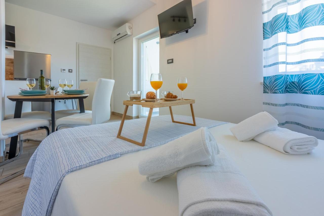 Summer Breeze Apartment Crikvenica Bagian luar foto